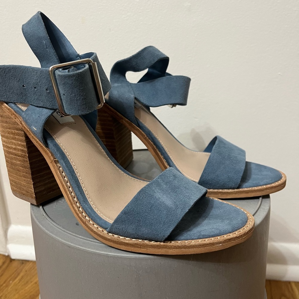 NEW never worn. Size 8. Steve Madden sandal heel. Power blue